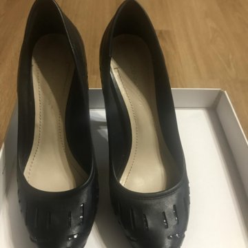 Туфли чёрные 38 р-р в идеальном состоянии