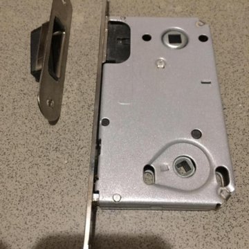 Замок дверной магнитный