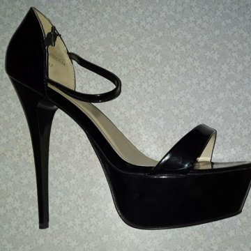 Босоножки женские новые кожаные (лак) размер 38,39