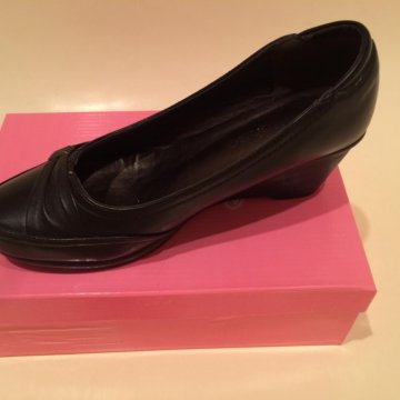 Женские туфли из эко кожи на 38 размер