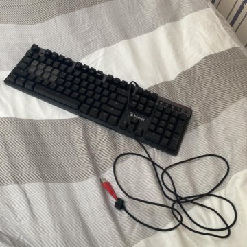Игровая клавиатура Bloody B500