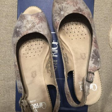 Босоножки Caprice