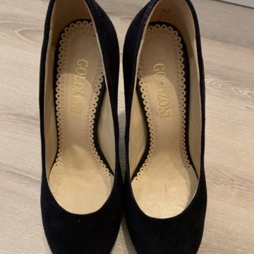 Туфли на шпильке, высоком каблуке