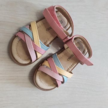 Сандалии на узкую ножку