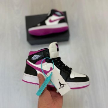 Кроссовки Новые Nike air Jordan 1