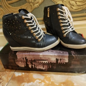 Ботинки р.36