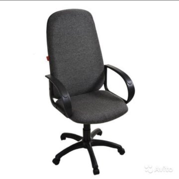 Офисный мягкий стул на колесиках