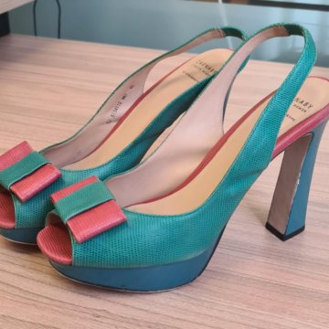 Босоножки Carnaby, р. 40.