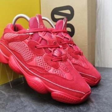 Женские кроссовки Adidas Yeezy