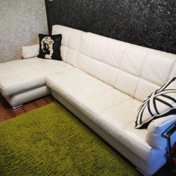 Раскладной угловой белый диван