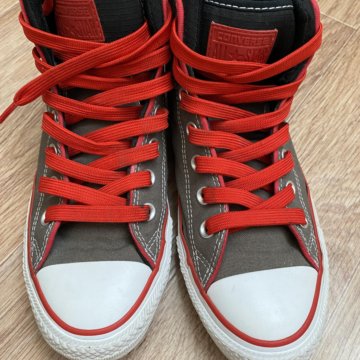 Кроссовки женские