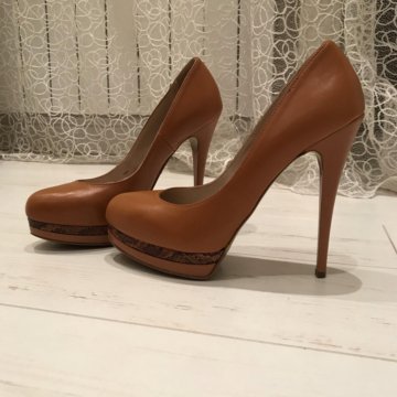 Туфли новые Италия 39 р.