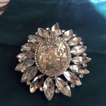 Брошь большая