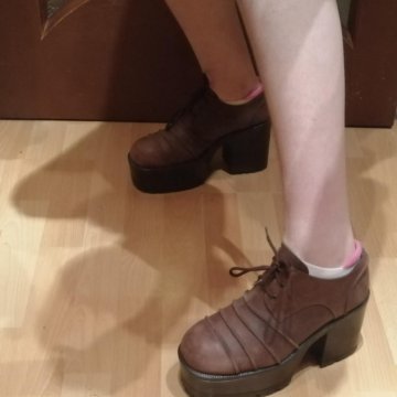 Ботинки на очень высоком каблуке