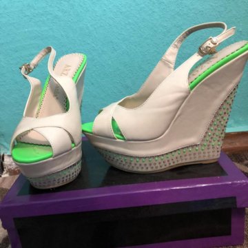 Обувь и джинсв