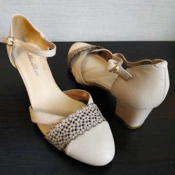 Босоножки женские