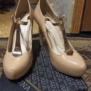 Туфли на каблуке