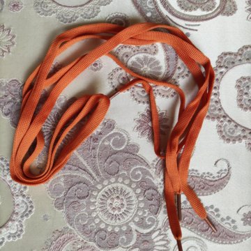 Новые оранжевые шнурки