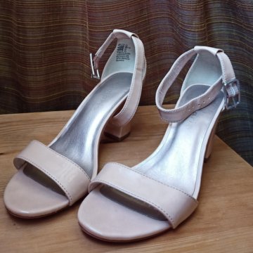 босоножки на устойчивом каблуке