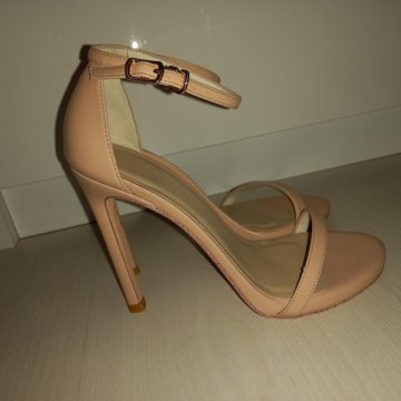 Новые кожаные бежевые босоножки