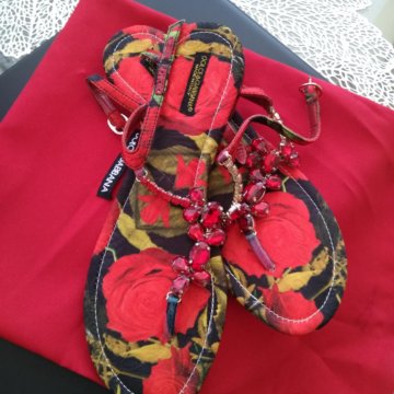 Dolce&Gabbana новые босоножки