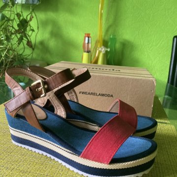 Босоножки новые 41 размер