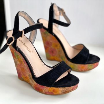 Босоножки 35 35,5 размер Замша Скала