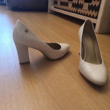 Туфли Alba светлые 39р-р на свадьбу