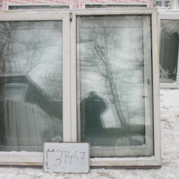 Окно пластиковое цена б у. Пластиковые окна 130х140. Окна б/у пластиковые. Окно 140 на 140. Бэушные пластиковые окна.
