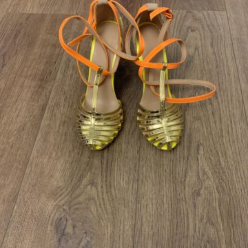 Босоножки женские