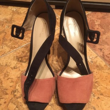 Туфли на каблуке