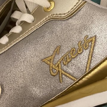 Кроссовки новые GUESS Оригинальные