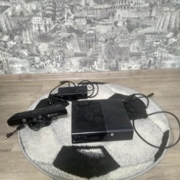 Игровая приставка Xbox 360 с контроллером Kinect