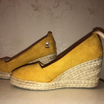 Босоножки женские на танкетке/платформе