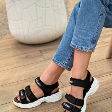 Женские спортивные сандали