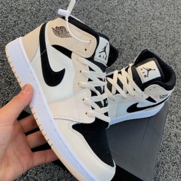 Кроссовки Новые Nike air Jordan 1