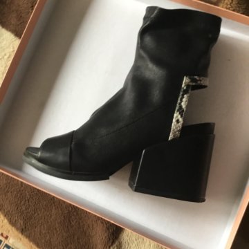 Босоножки Mario Berlucci