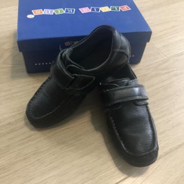 Полуботинки школьные и кеды