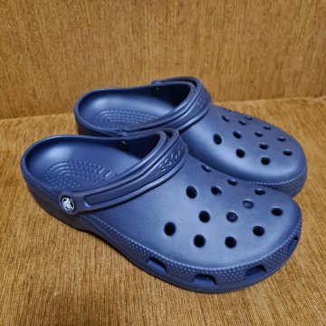 periwinkle blue crocs