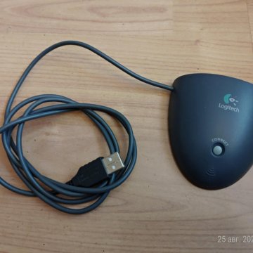 Выносной USB-порт для работы с беспроводной мышью.