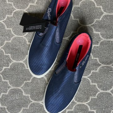 Абсолютно новые слипоны бренда Replay