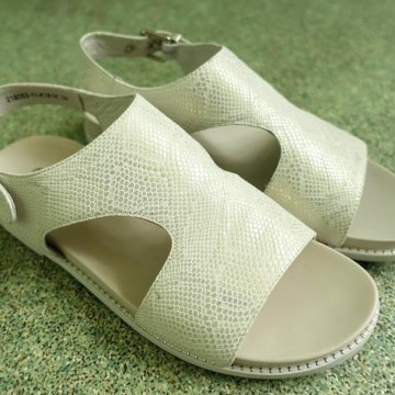 Босоножки натуральная кожа новые