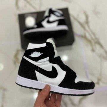 Кроссовки Новые Nike air Jordan 1