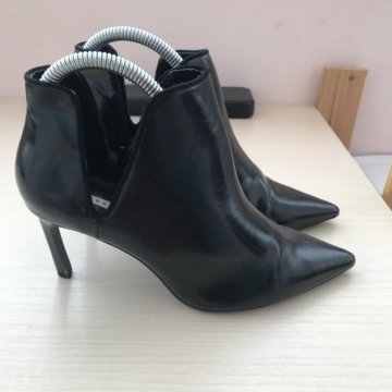 Ботильоны лаковые Zara