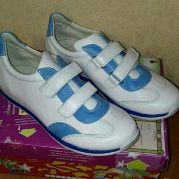 Кроссовки Батичелли, р.36 новые