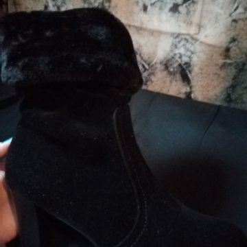 Женские зимние замшевые сапоги