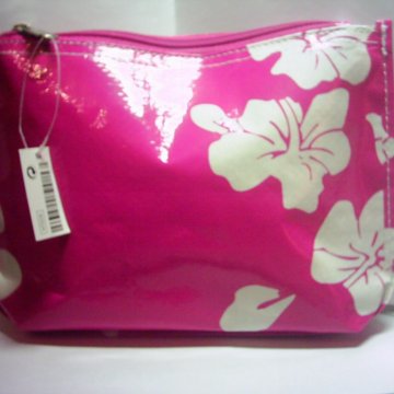 Розовая косметичка