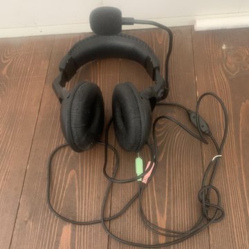 Наушники с микрофоном