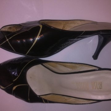 Босоножки б/у натур кожа лак р39 возмож обмен