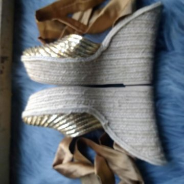 Эспадрильи (летние туфли) на танкетке, Италия